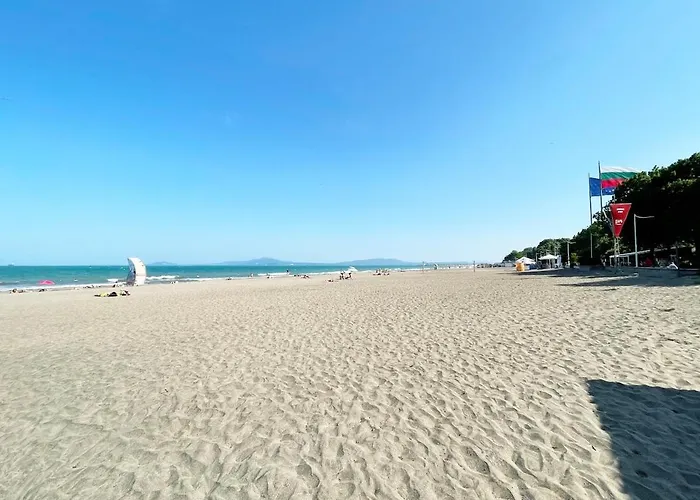 Cozy At The Heart Of Apartmán Burgas City